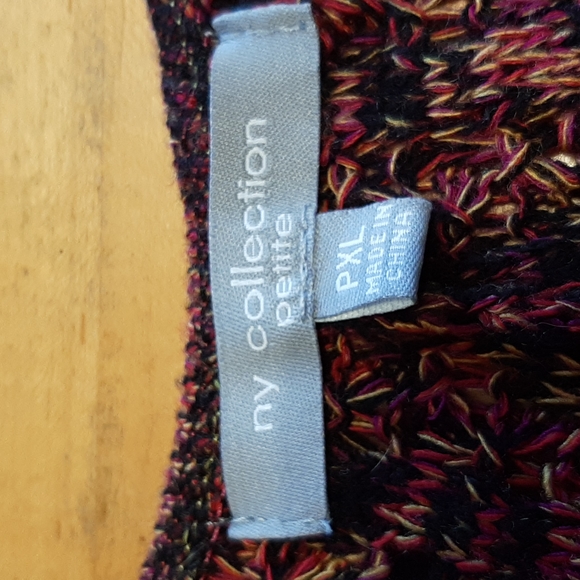 NY Collection Sweater. - Picture 4 of 8